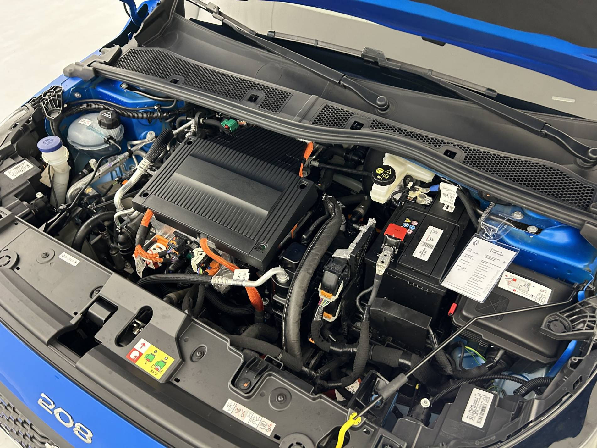 Vente en ligne Peugeot E-208  50 kWh 136ch au prix de 15 990 €