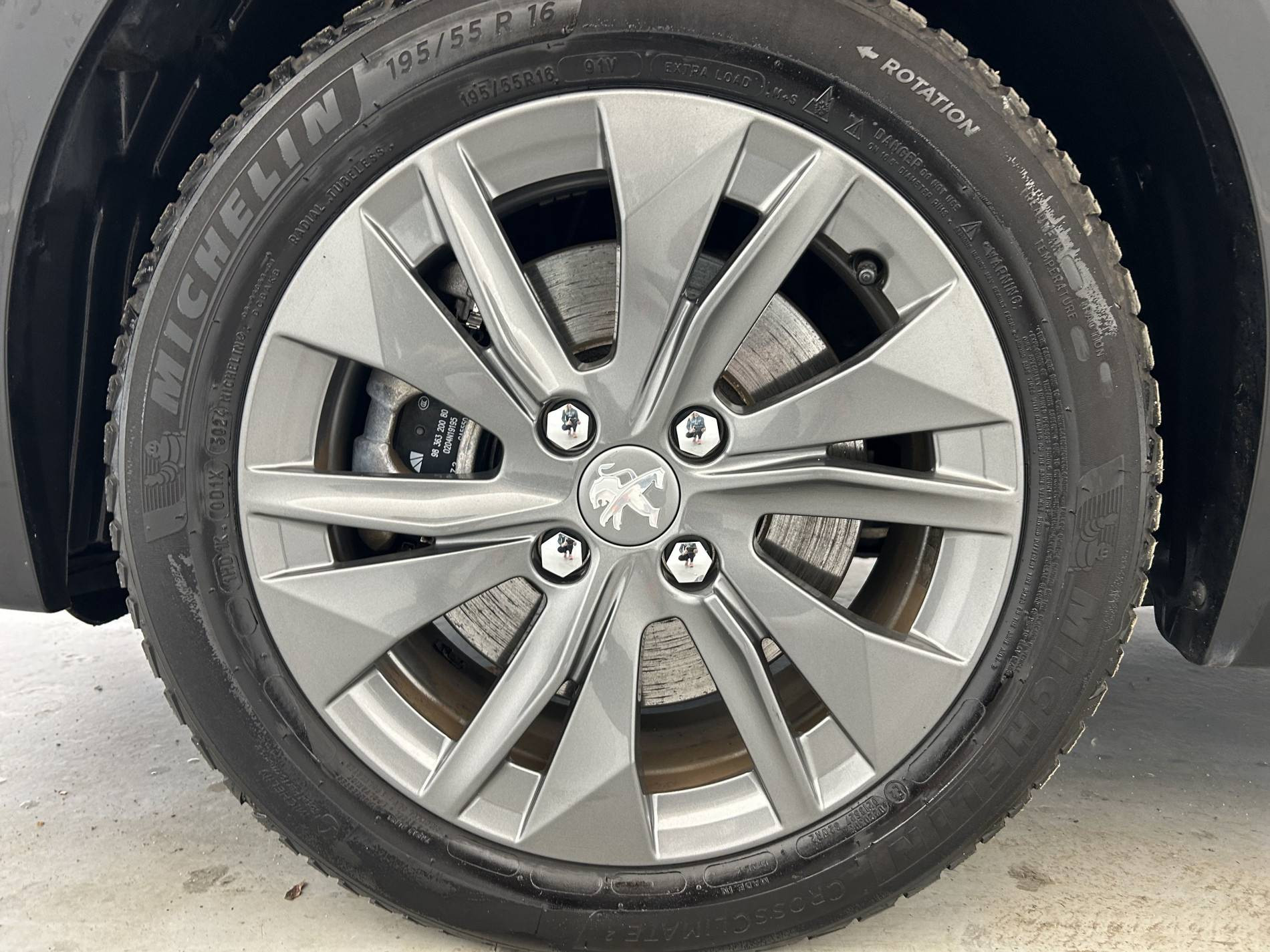 Vente en ligne Peugeot E-208  50 kWh 136ch au prix de 15 990 €