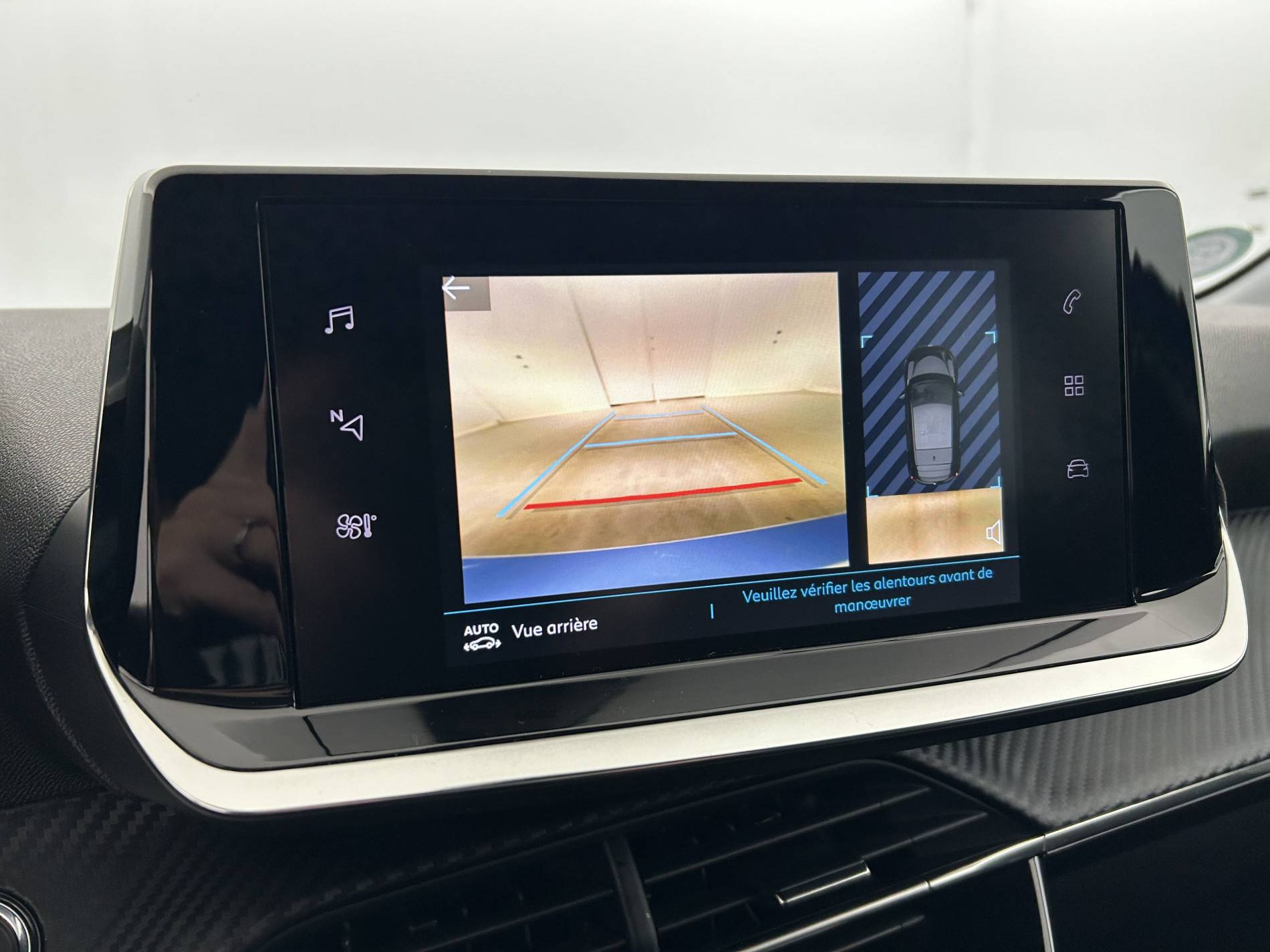 Vente en ligne Peugeot E-208  50 kWh 136ch au prix de 15 990 €