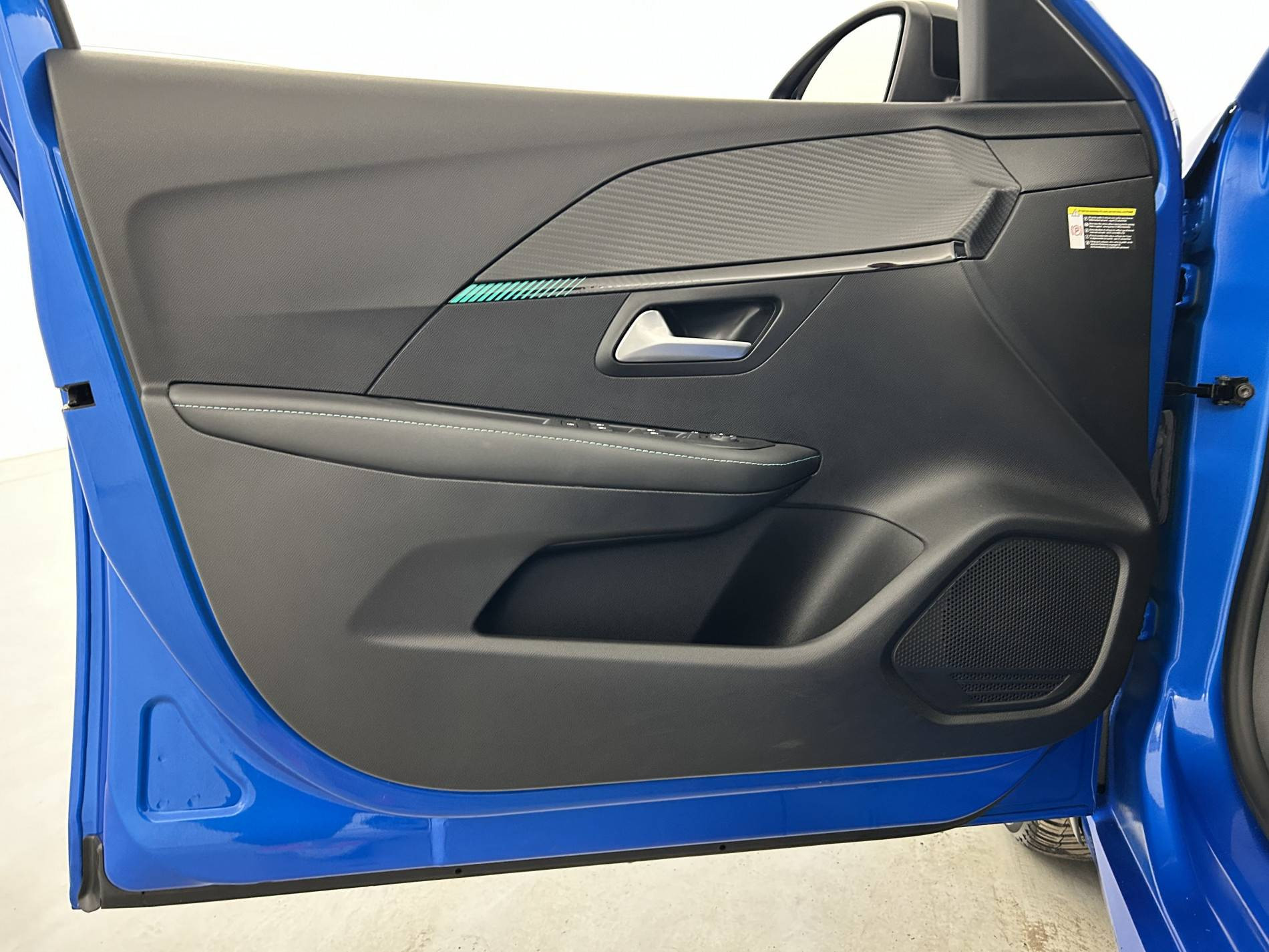 Vente en ligne Peugeot E-208  50 kWh 136ch au prix de 15 990 €