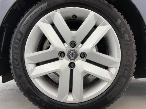 Vente en ligne Renault Clio 5 Clio E-Tech 140 - 21 au prix de 15 590 €