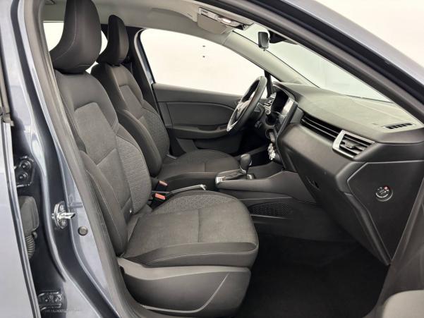 Vente en ligne Renault Clio 5 Clio E-Tech 140 - 21 au prix de 15 590 €
