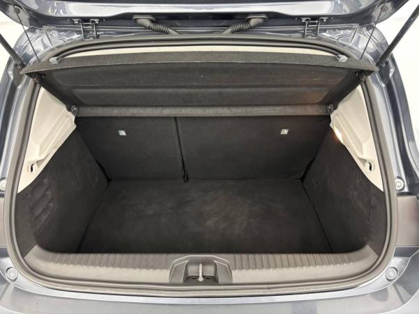 Vente en ligne Renault Clio 5 Clio E-Tech 140 - 21 au prix de 15 590 €
