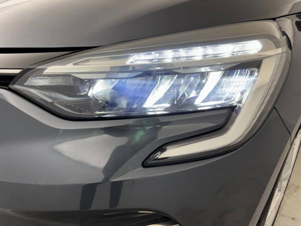 Vente en ligne Renault Clio 5 Clio E-Tech 140 - 21 au prix de 15 590 €