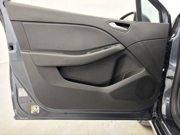 Vente en ligne Renault Clio 5 Clio E-Tech 140 - 21 au prix de 15 590 €
