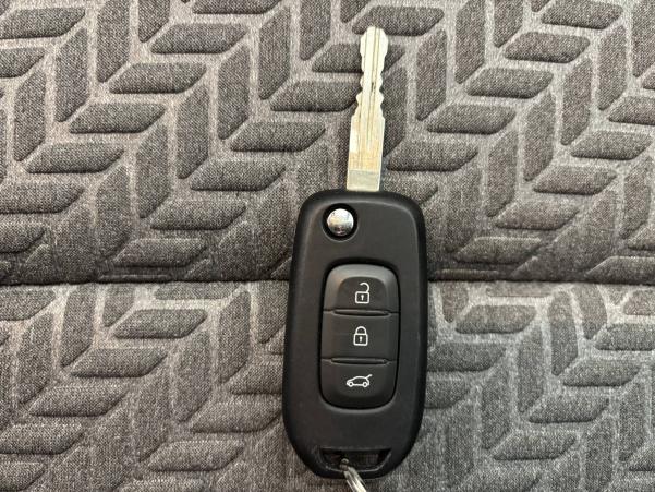 Vente en ligne Renault Clio 5 Clio TCe 90 au prix de 16 290 €