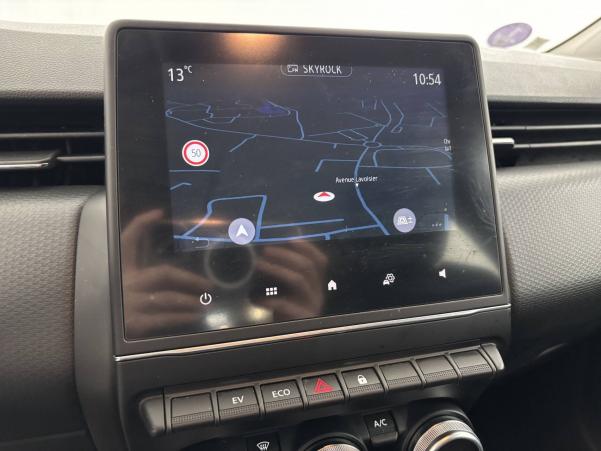 Vente en ligne Renault Clio 5 Clio E-Tech 140 - 21 au prix de 15 590 €
