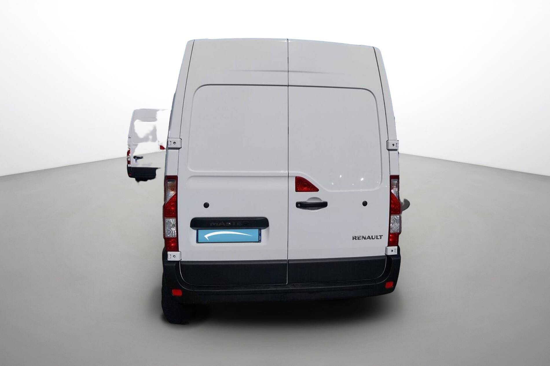 Vente en ligne Renault Master Fourgon MASTER FGN TRAC F3500 L2H2 BLUE DCI 135 au prix de 27 990 €