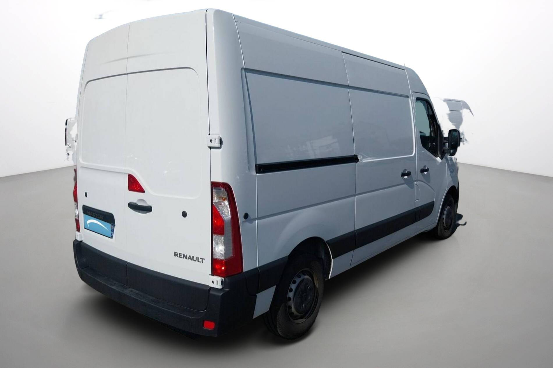Vente en ligne Renault Master Fourgon MASTER FGN TRAC F3500 L2H2 BLUE DCI 135 au prix de 27 990 €