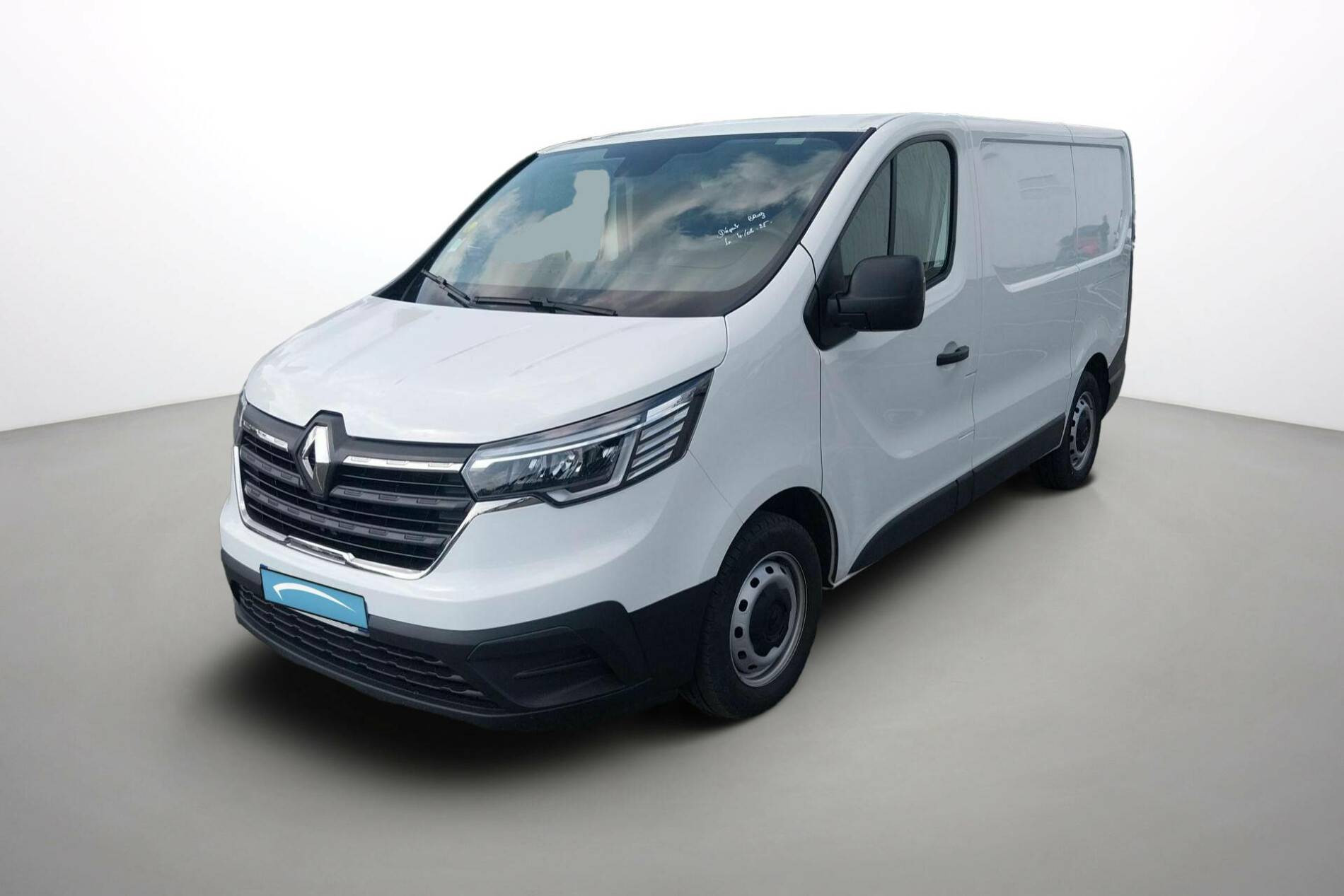 Vente en ligne Renault Trafic 3 Fourgon TRAFIC FGN L1H1 3000 KG BLUE DCI 130 au prix de 19 990 €