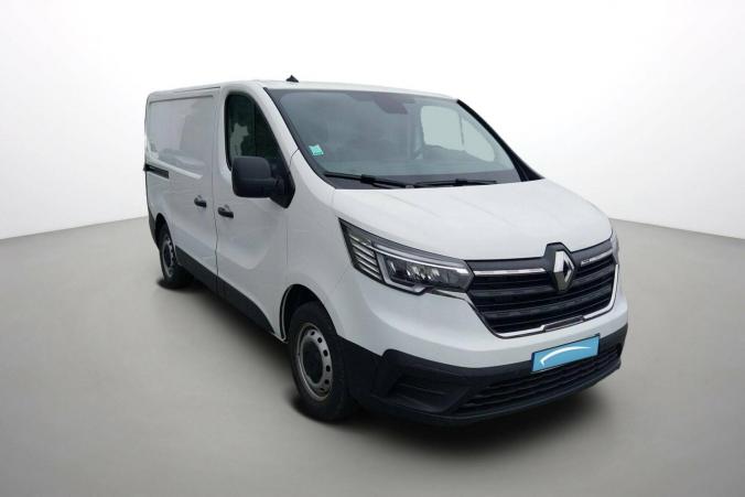 Vente en ligne Renault Trafic 3 Fourgon TRAFIC FGN L1H1 3000 KG BLUE DCI 130 au prix de 23 590 €