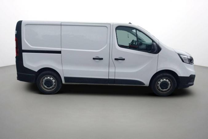 Vente en ligne Renault Trafic 3 Fourgon TRAFIC FGN L1H1 3000 KG BLUE DCI 130 au prix de 22 990 €