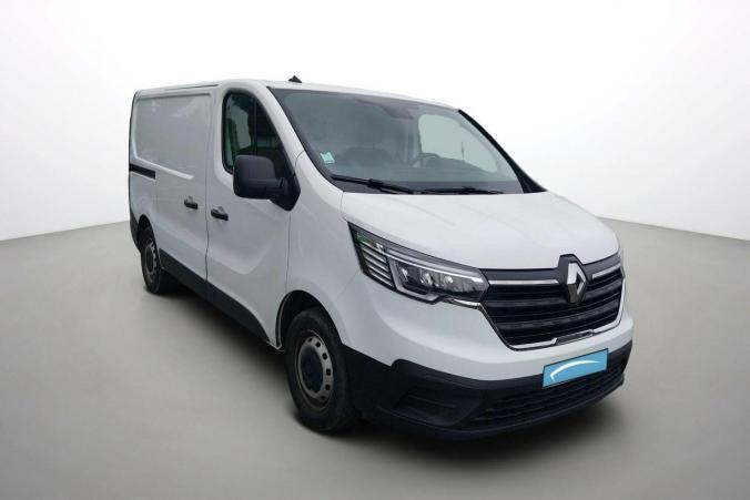 Vente en ligne Renault Trafic 3 Fourgon TRAFIC FGN L1H1 3000 KG BLUE DCI 130 au prix de 22 990 €