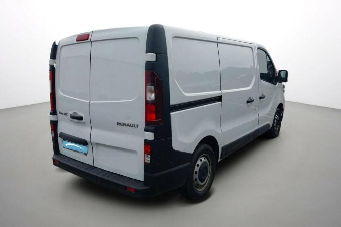 Vente en ligne Renault Trafic 3 Fourgon TRAFIC FGN L1H1 3000 KG BLUE DCI 130 au prix de 22 990 €