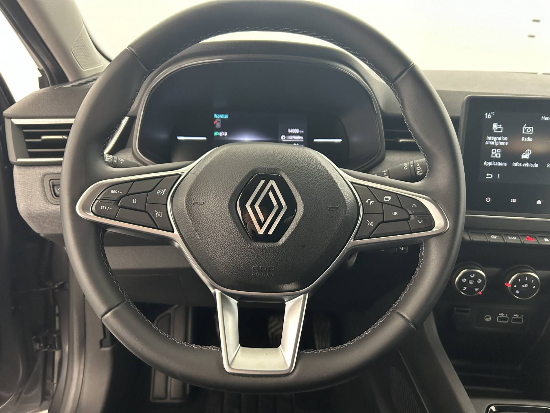 Vente en ligne Renault Clio 5 Clio TCe 90 au prix de 15 490 €