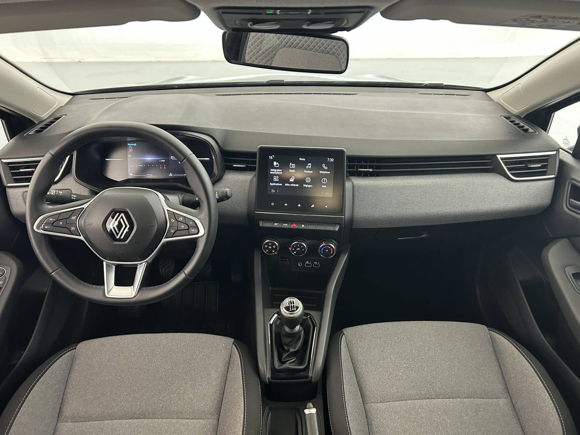 Vente en ligne Renault Clio 5 Clio TCe 90 au prix de 15 490 €