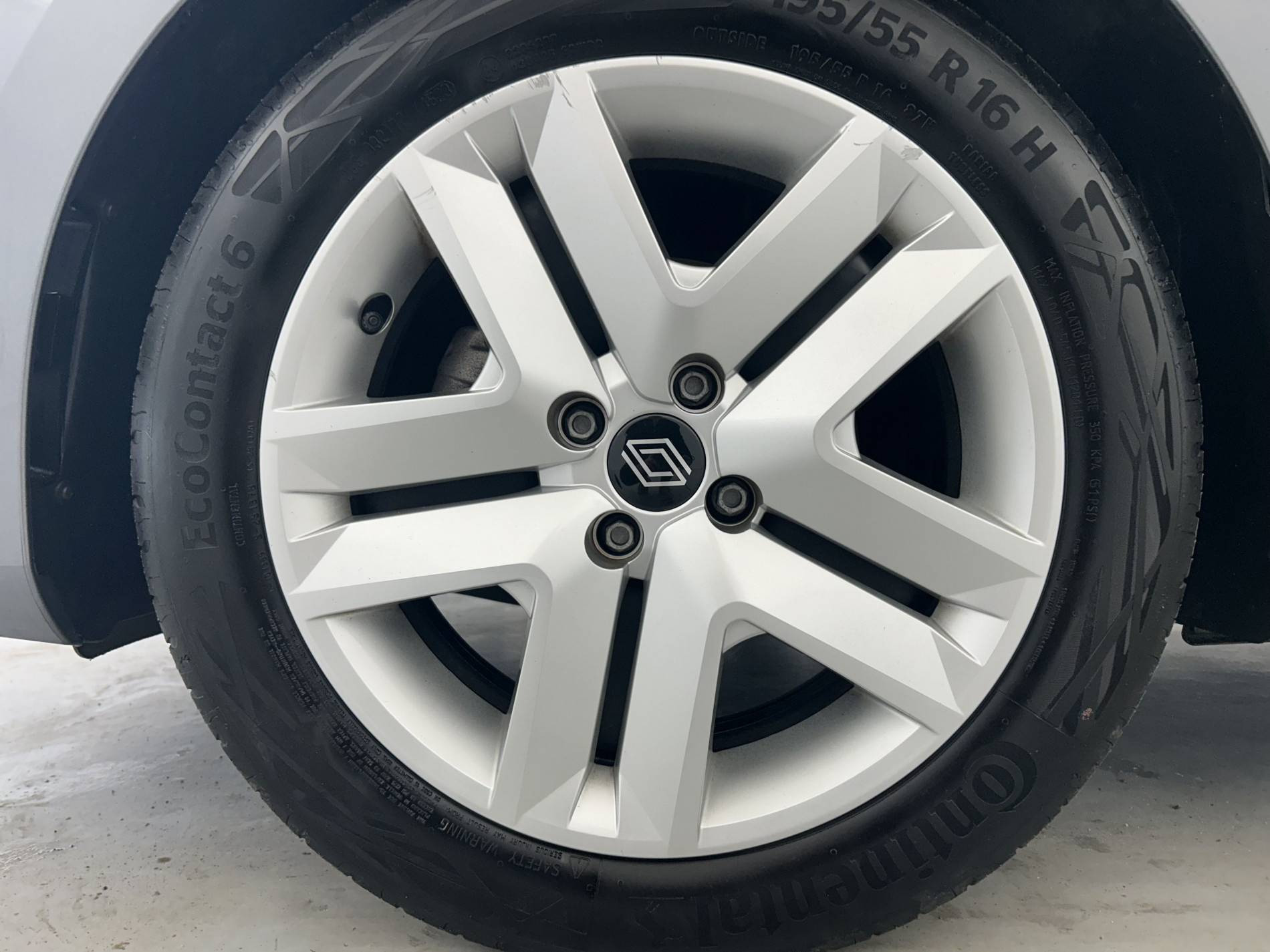 Vente en ligne Renault Clio 5 Clio TCe 90 au prix de 15 490 €