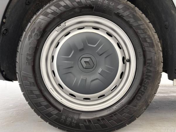 Vente en ligne Renault Master 3 Fourgon MASTER FGN TRAC F3500 L2H2 DCI 135 au prix de 23 590 €
