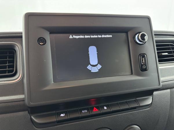 Vente en ligne Renault Master 3 Fourgon MASTER FGN TRAC F3500 L2H2 DCI 135 au prix de 23 590 €