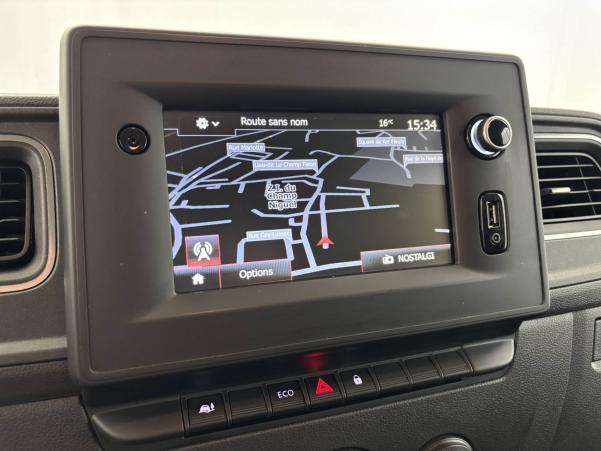 Vente en ligne Renault Master 3 Fourgon MASTER FGN TRAC F3500 L2H2 DCI 135 au prix de 23 590 €