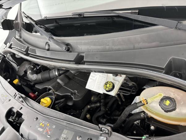Vente en ligne Renault Master 3 Fourgon MASTER FGN TRAC F3500 L2H2 DCI 135 au prix de 23 590 €