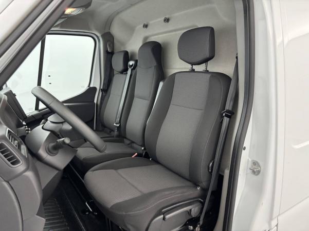 Vente en ligne Renault Master 3 Fourgon MASTER FGN TRAC F3500 L2H2 DCI 135 au prix de 23 590 €