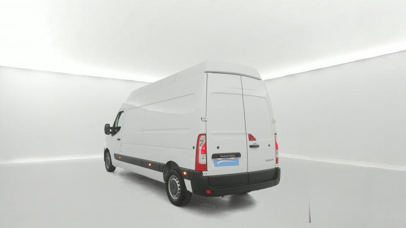Vente en ligne Renault Master Fourgon MASTER FGN TRAC F3500 L3H3 DCI 135 au prix de 27 990 €