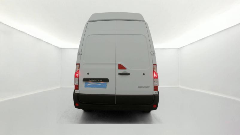 Vente en ligne Renault Master Fourgon MASTER FGN TRAC F3500 L3H3 DCI 135 au prix de 27 990 €