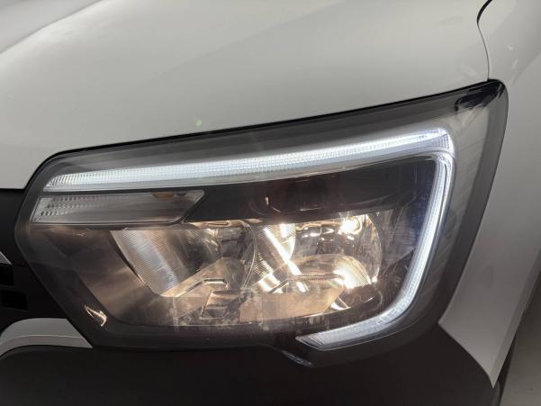 Vente en ligne Renault Master Fourgon MASTER FGN TRAC F3500 L3H3 DCI 135 au prix de 27 990 €