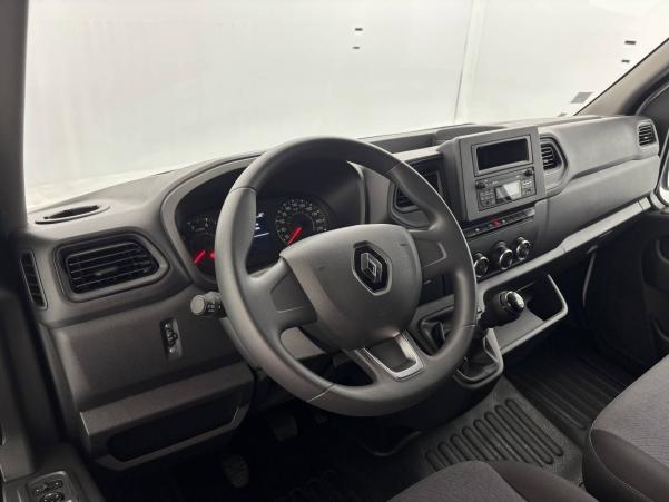 Vente en ligne Renault Master Fourgon MASTER FGN TRAC F3500 L3H3 DCI 135 au prix de 27 990 €
