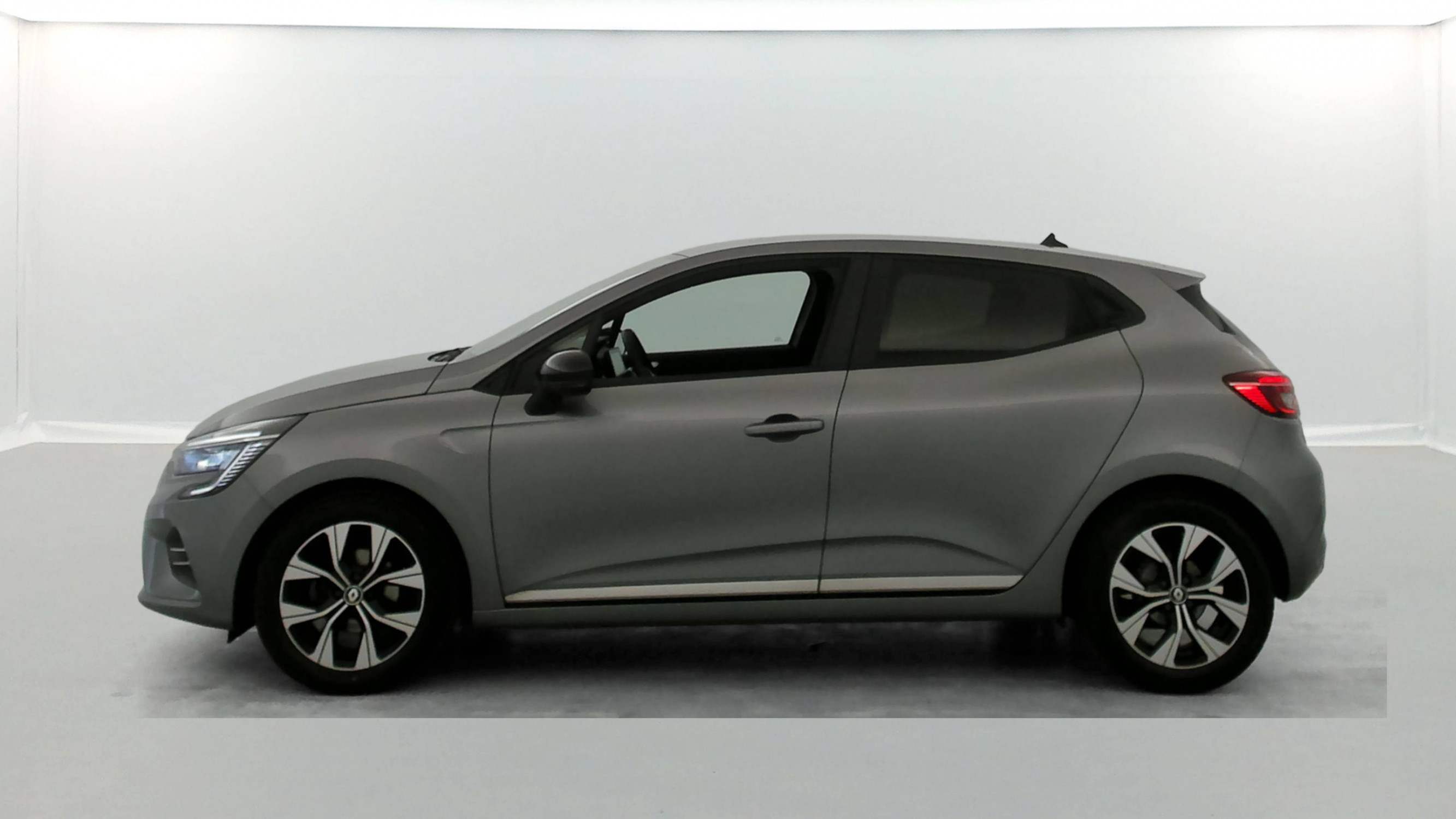 Vente en ligne Renault Clio 5 Clio TCe 90 au prix de 14 790 €