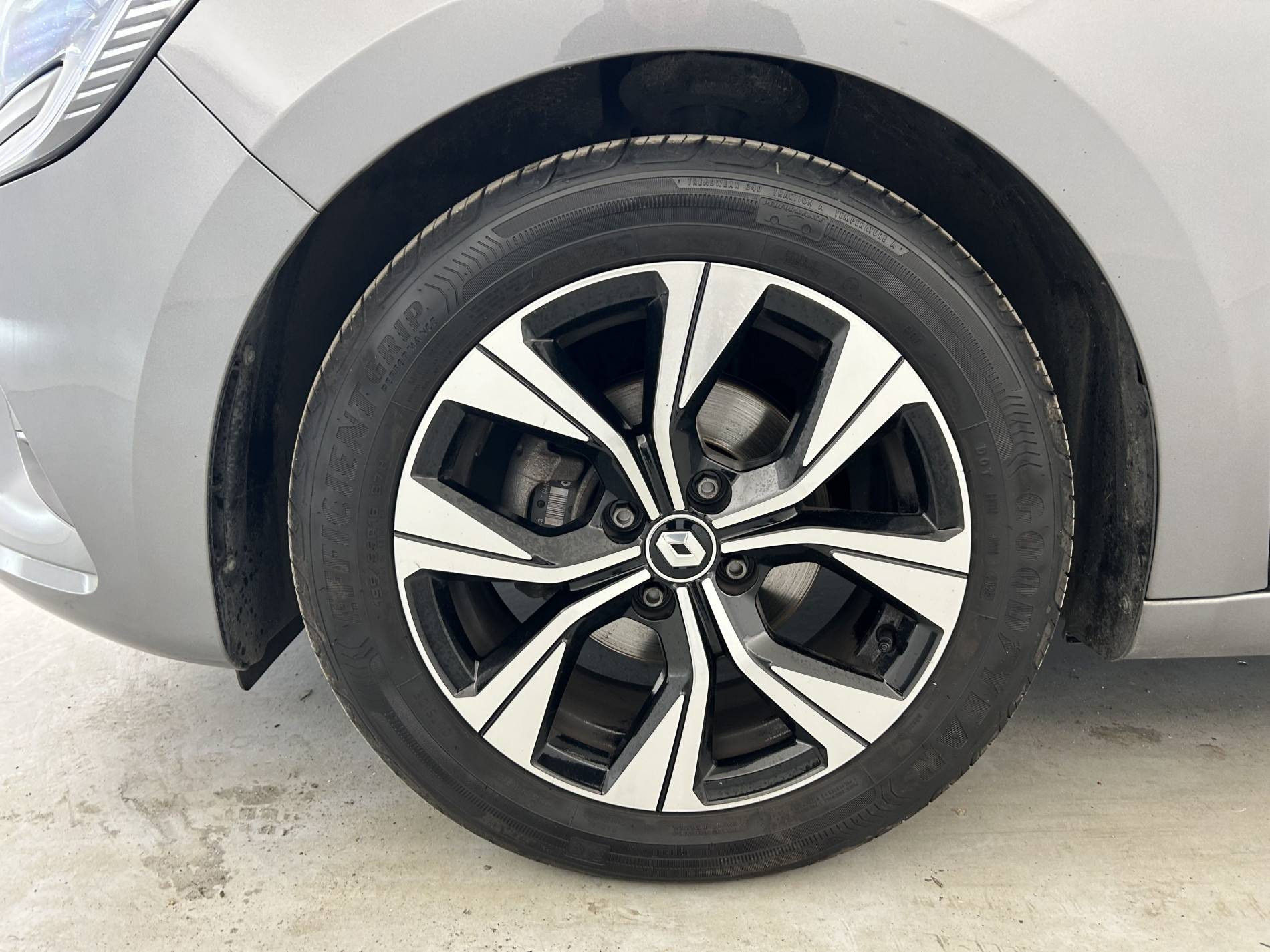 Vente en ligne Renault Clio 5 Clio TCe 90 au prix de 15 290 €