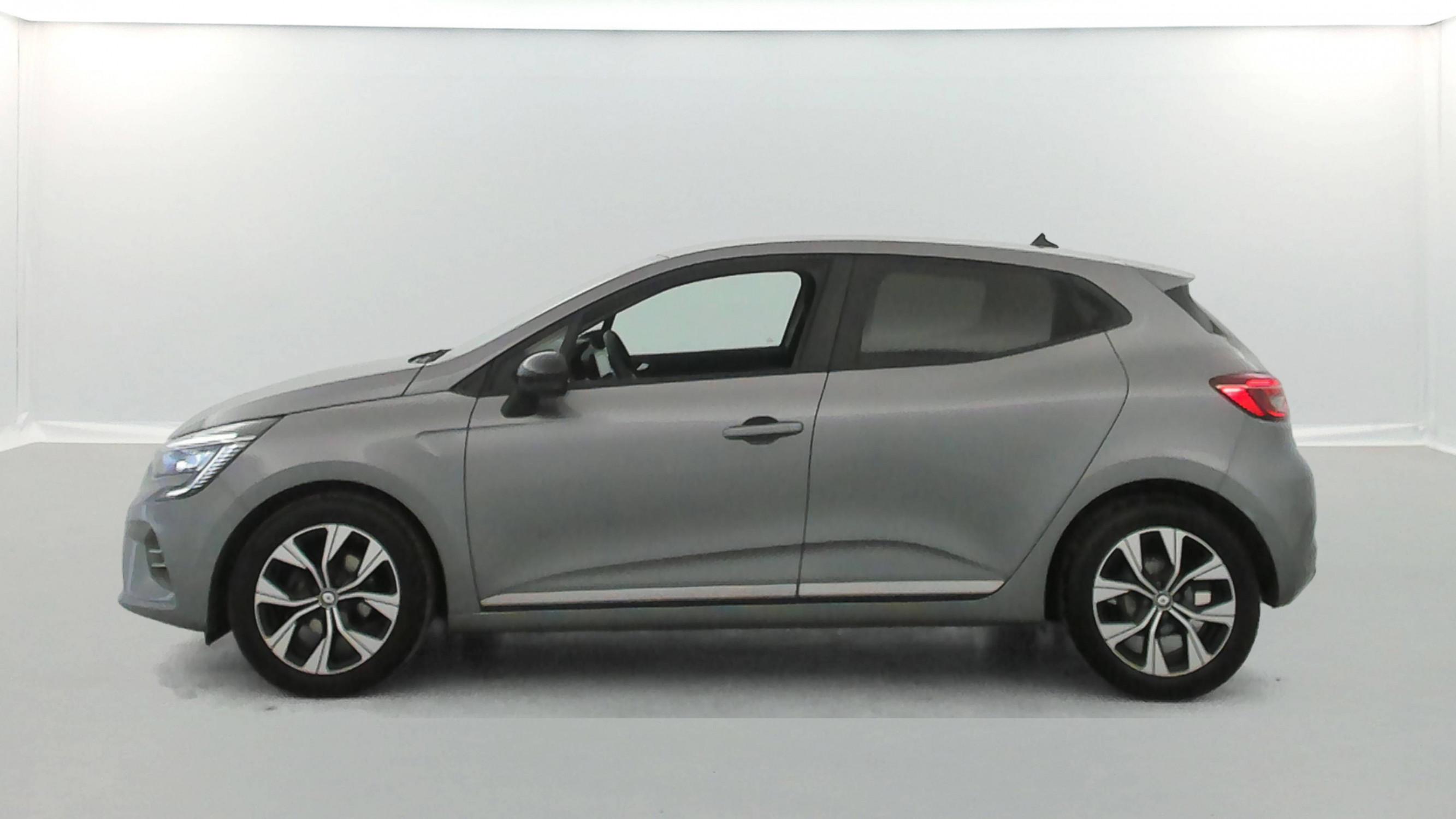 Vente en ligne Renault Clio 5 Clio TCe 90 au prix de 15 290 €