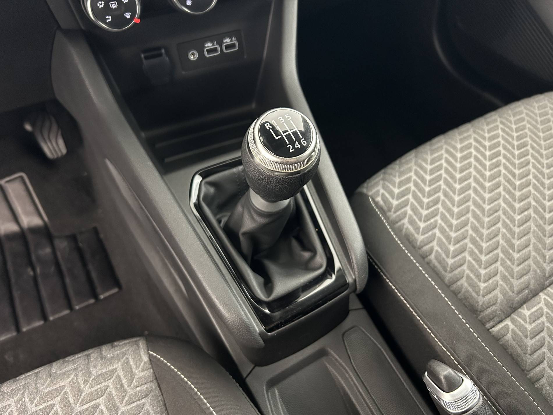 Vente en ligne Renault Clio 5 Clio TCe 90 au prix de 15 290 €