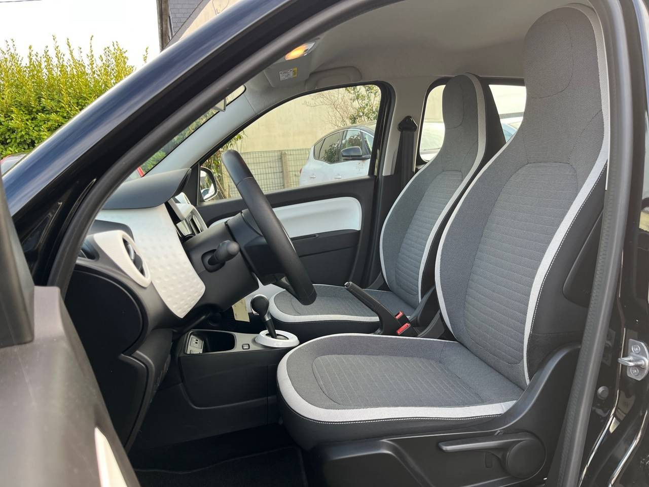 Vente en ligne Renault Twingo Electrique Twingo III E-Tech au prix de 12 790 €