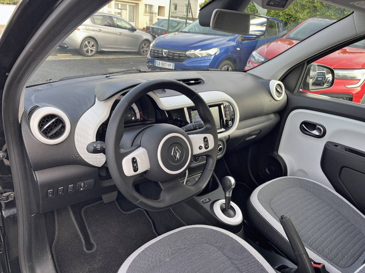 Vente en ligne Renault Twingo Electrique Twingo III E-Tech au prix de 12 790 €