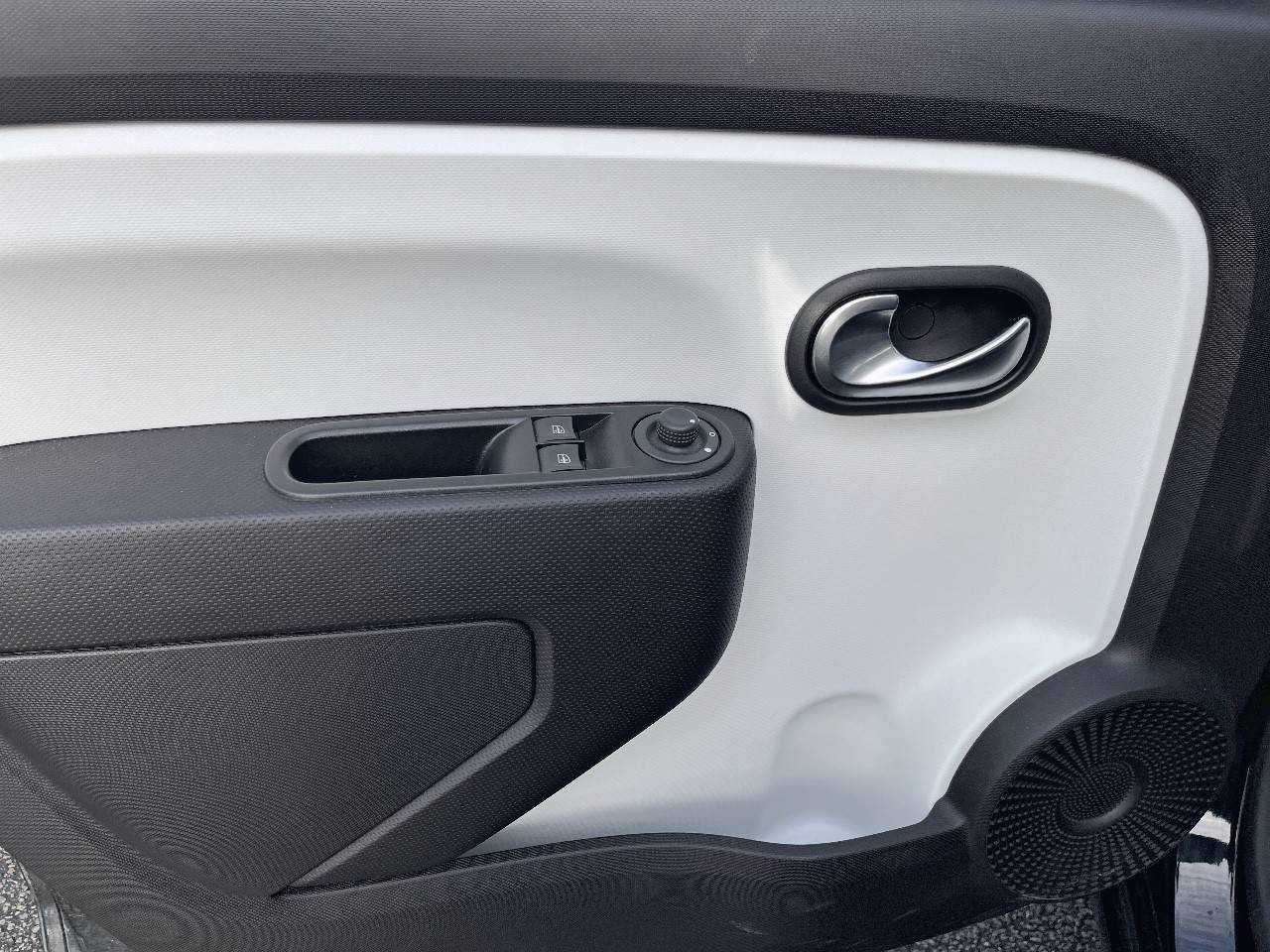 Vente en ligne Renault Twingo Electrique Twingo III E-Tech au prix de 12 790 €