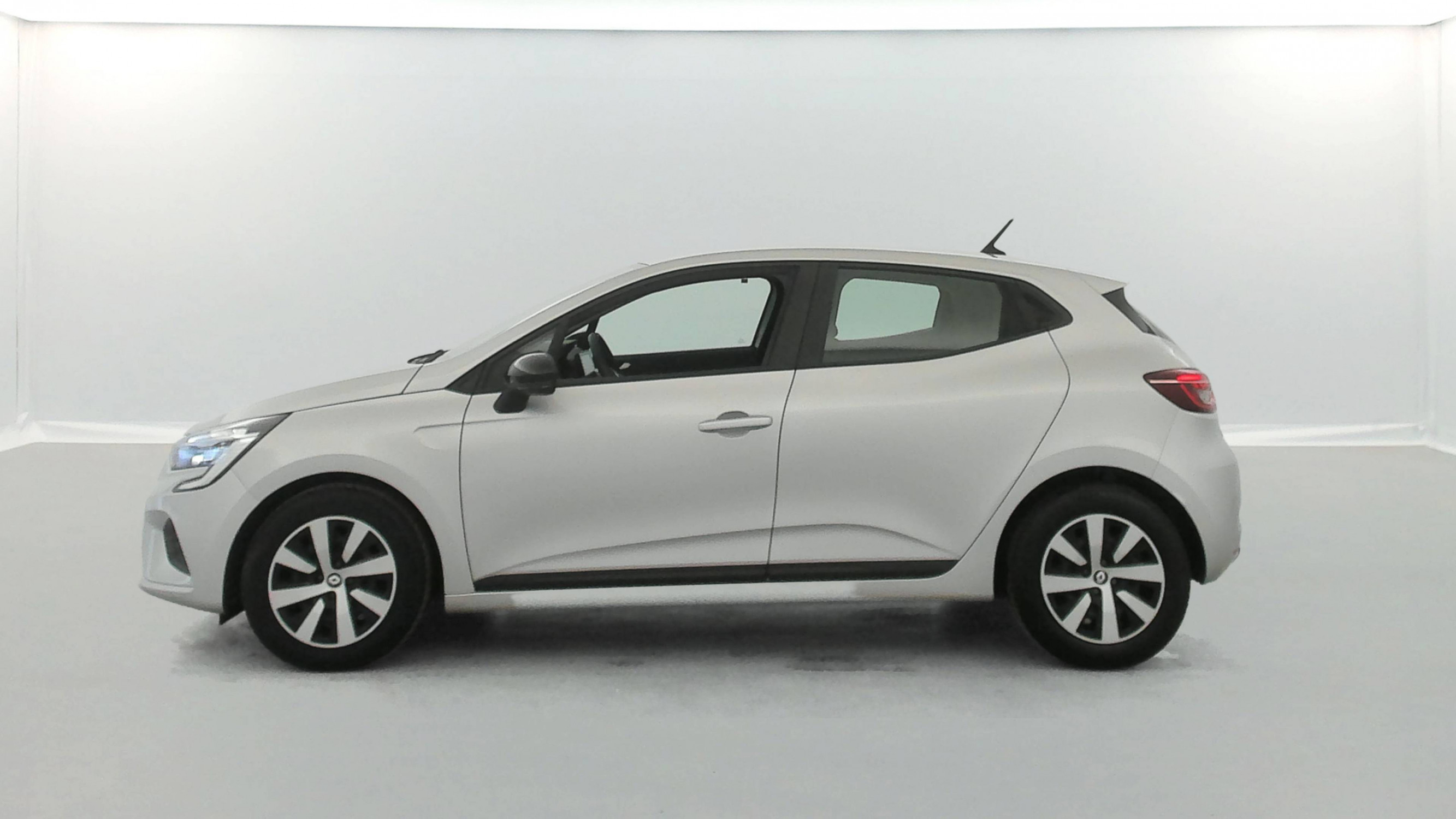 Vente en ligne Renault Clio 5 Clio TCe 90 au prix de 13 390 €