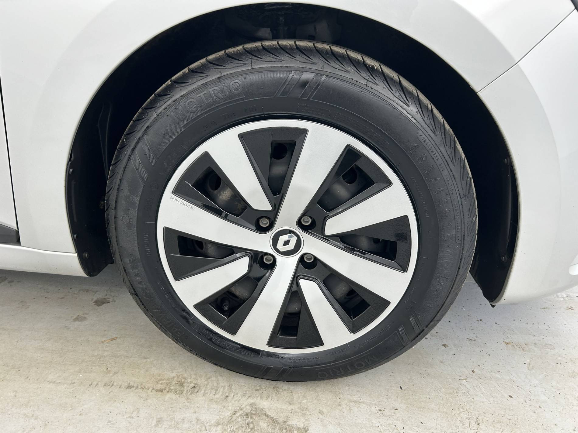 Vente en ligne Renault Clio 5 Clio TCe 90 au prix de 13 390 €