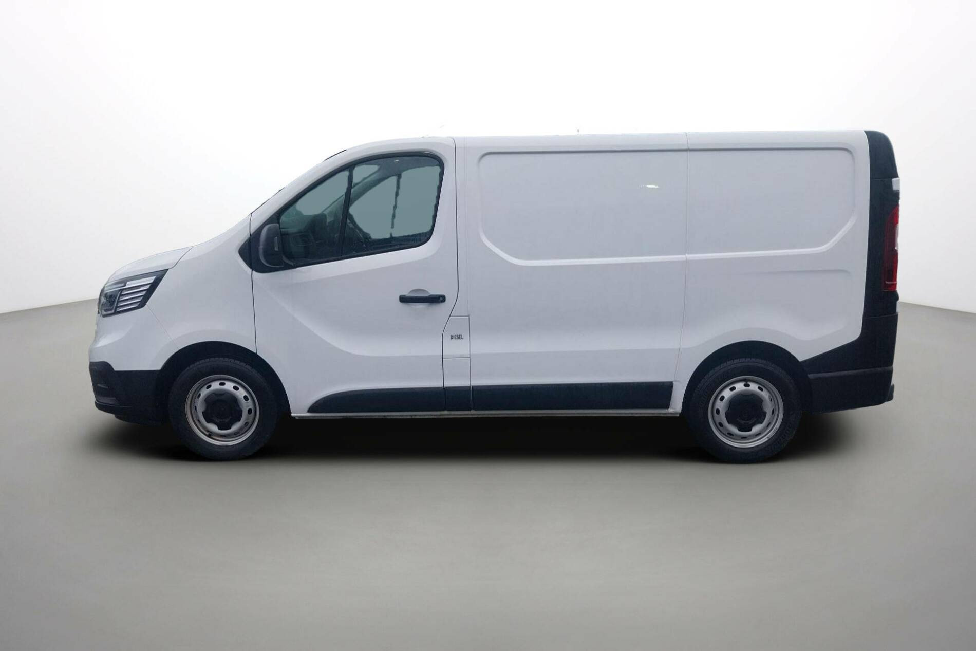 Vente en ligne Renault Trafic 3 Fourgon TRAFIC FGN L1H1 3000 KG BLUE DCI 130 au prix de 20 890 €