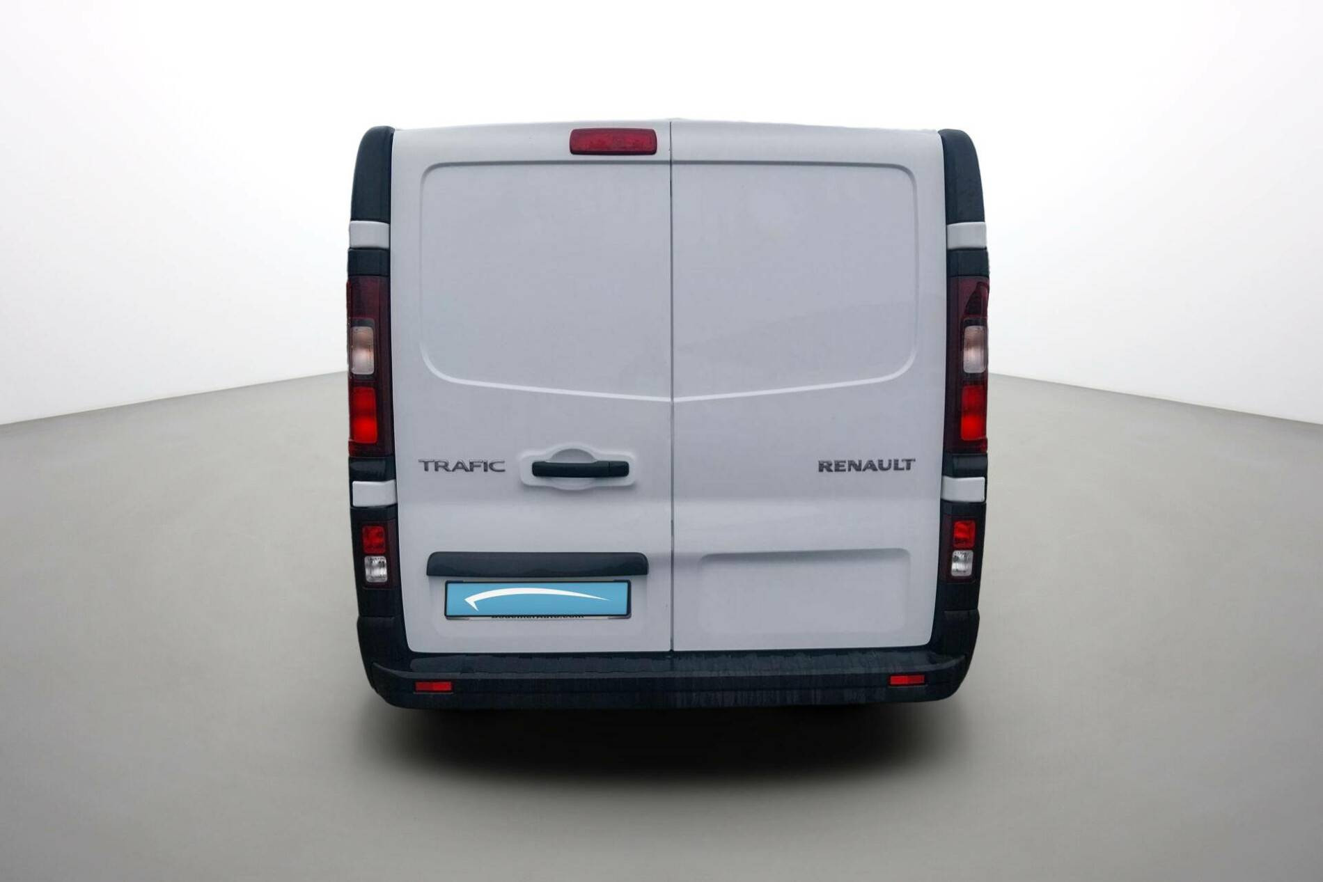 Vente en ligne Renault Trafic 3 Fourgon TRAFIC FGN L1H1 3000 KG BLUE DCI 130 au prix de 20 890 €