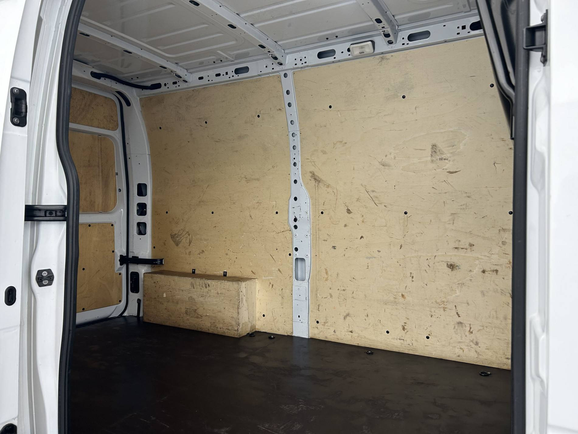 Vente en ligne Renault Master Fourgon MASTER FGN TRAC F3500 L2H2 BLUE DCI 135 au prix de 26 590 €