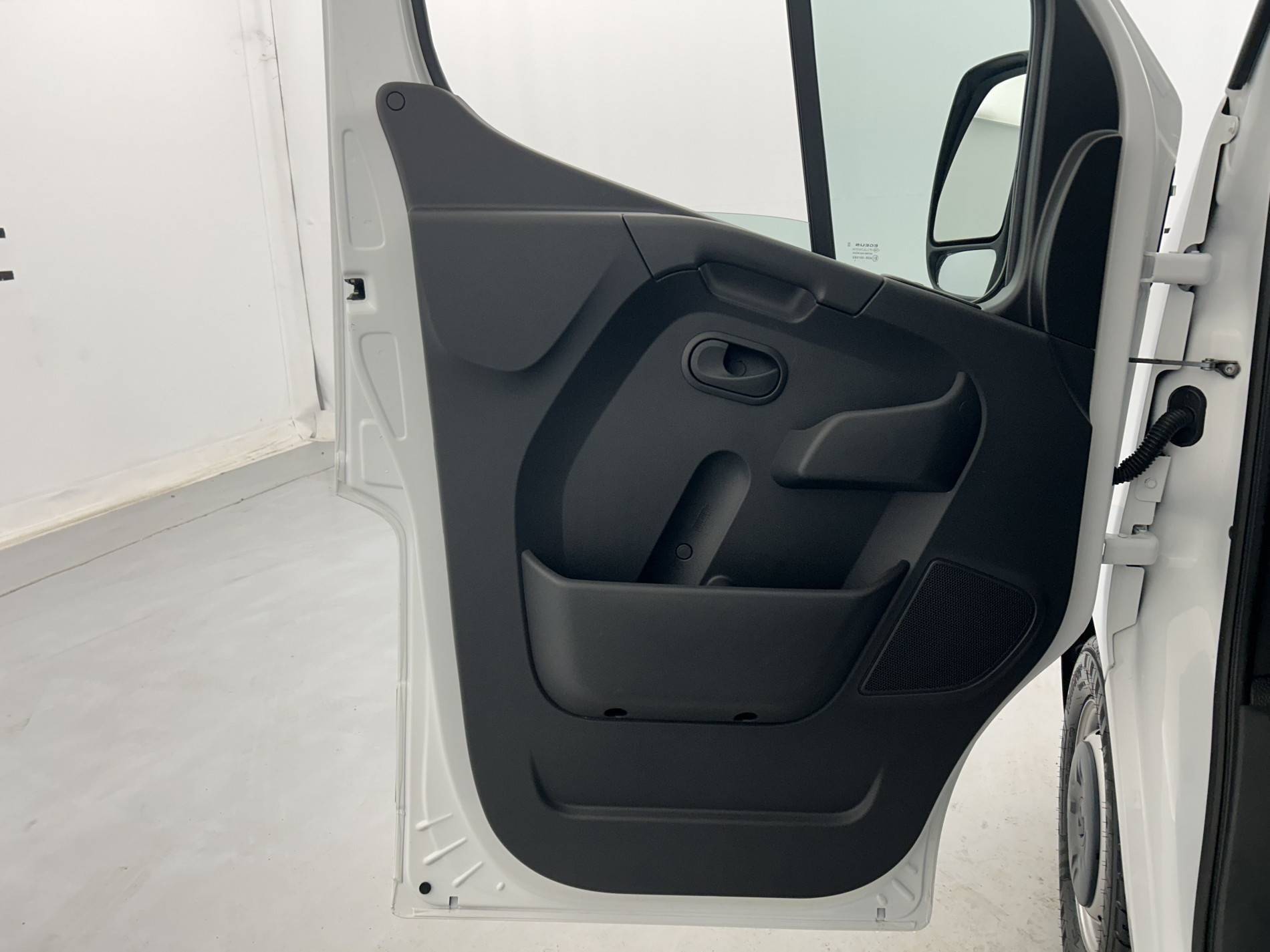 Vente en ligne Renault Master Fourgon MASTER FGN TRAC F3500 L2H2 BLUE DCI 135 au prix de 26 590 €