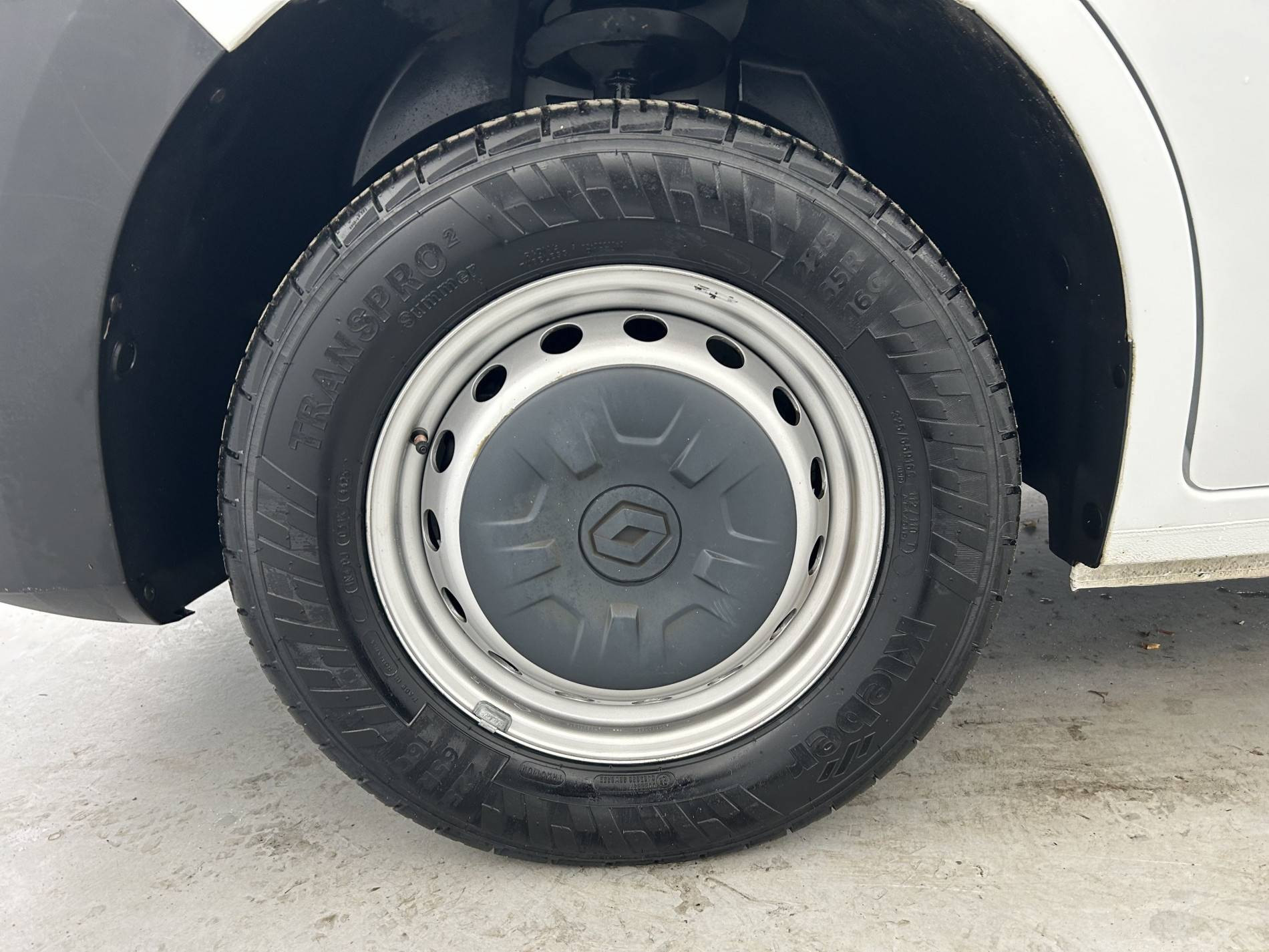 Vente en ligne Renault Master Fourgon MASTER FGN TRAC F3500 L2H2 BLUE DCI 135 au prix de 26 590 €