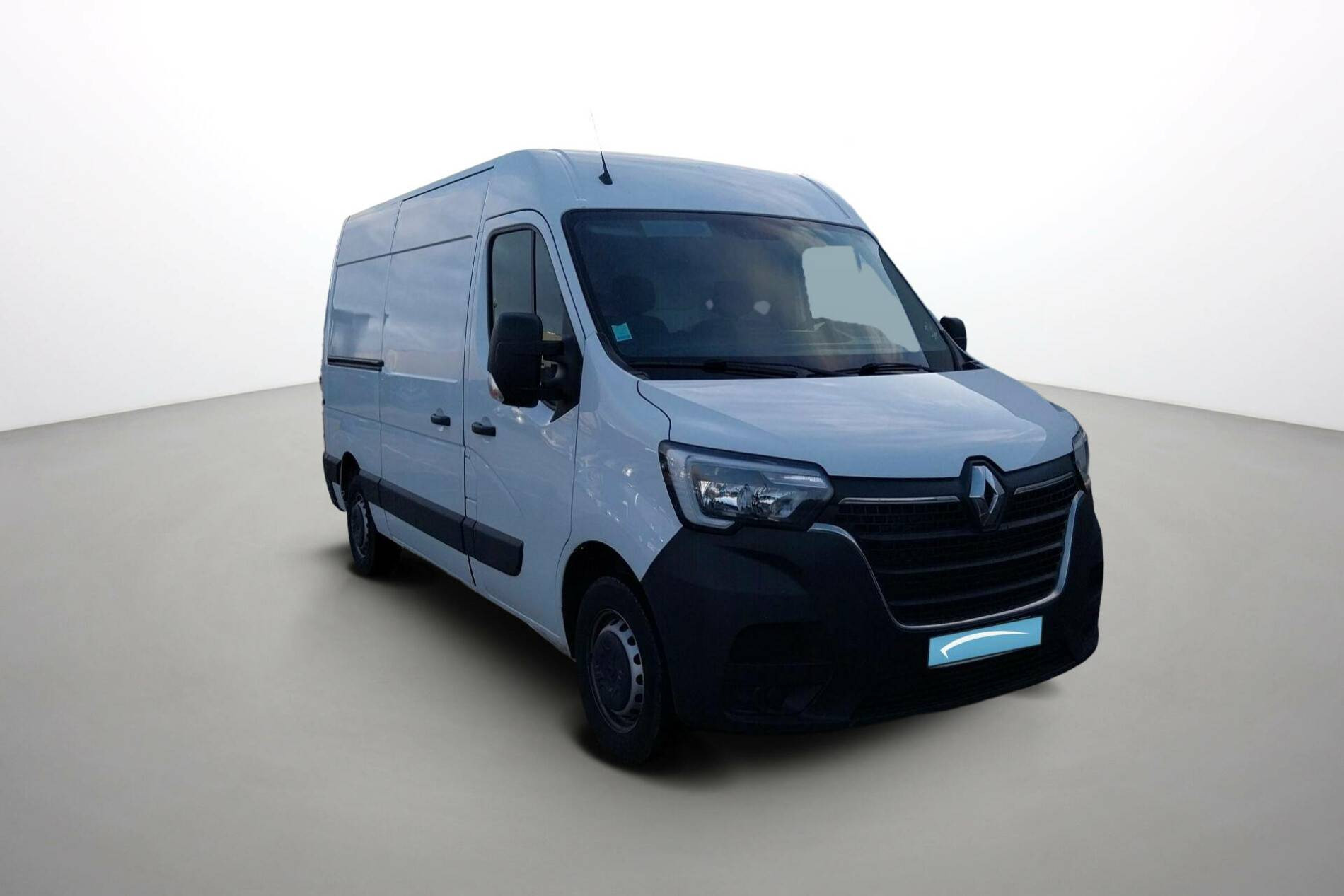 Vente en ligne Renault Master Fourgon MASTER FGN TRAC F3500 L2H2 BLUE DCI 135 au prix de 26 990 €