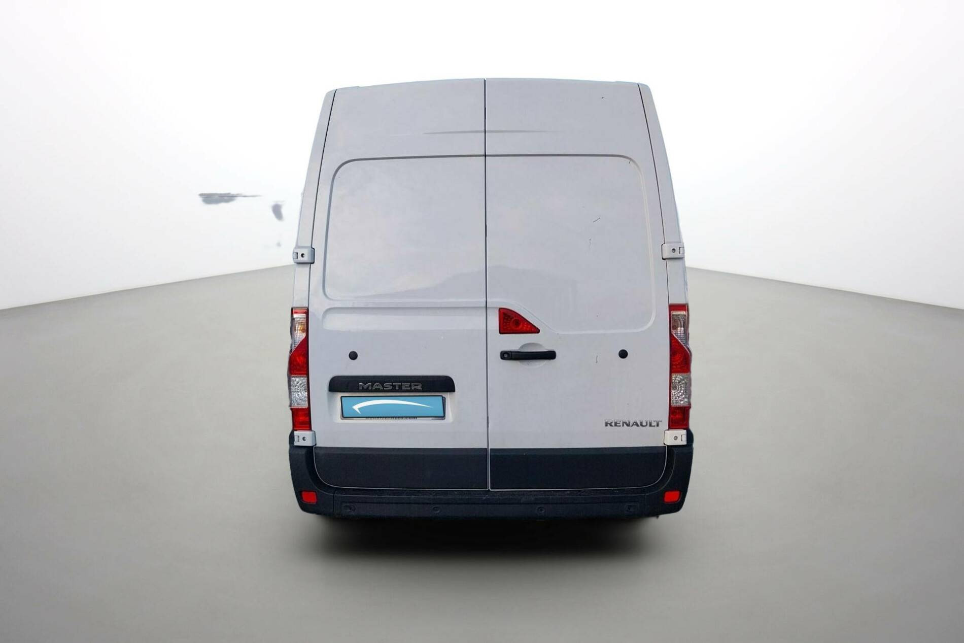 Vente en ligne Renault Master Fourgon MASTER FGN TRAC F3500 L2H2 BLUE DCI 135 au prix de 26 990 €