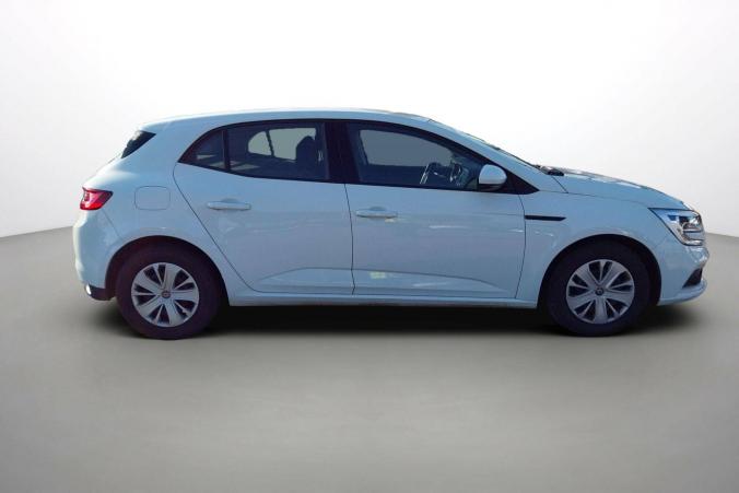 Vente en ligne Renault Megane 4  BLUE DCI 95 au prix de 12 390 €