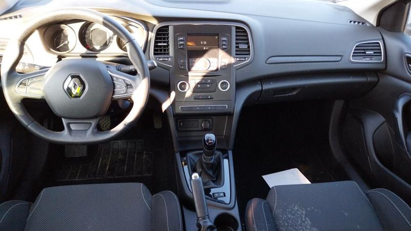 Vente en ligne Renault Megane 4  BLUE DCI 95 au prix de 12 390 €