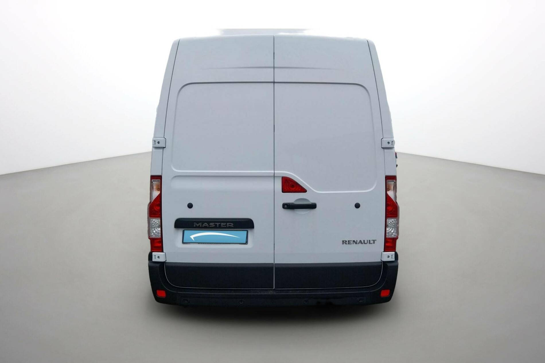 Vente en ligne Renault Master Fourgon MASTER FGN TRAC F3500 L2H2 BLUE DCI 135 au prix de 26 990 €