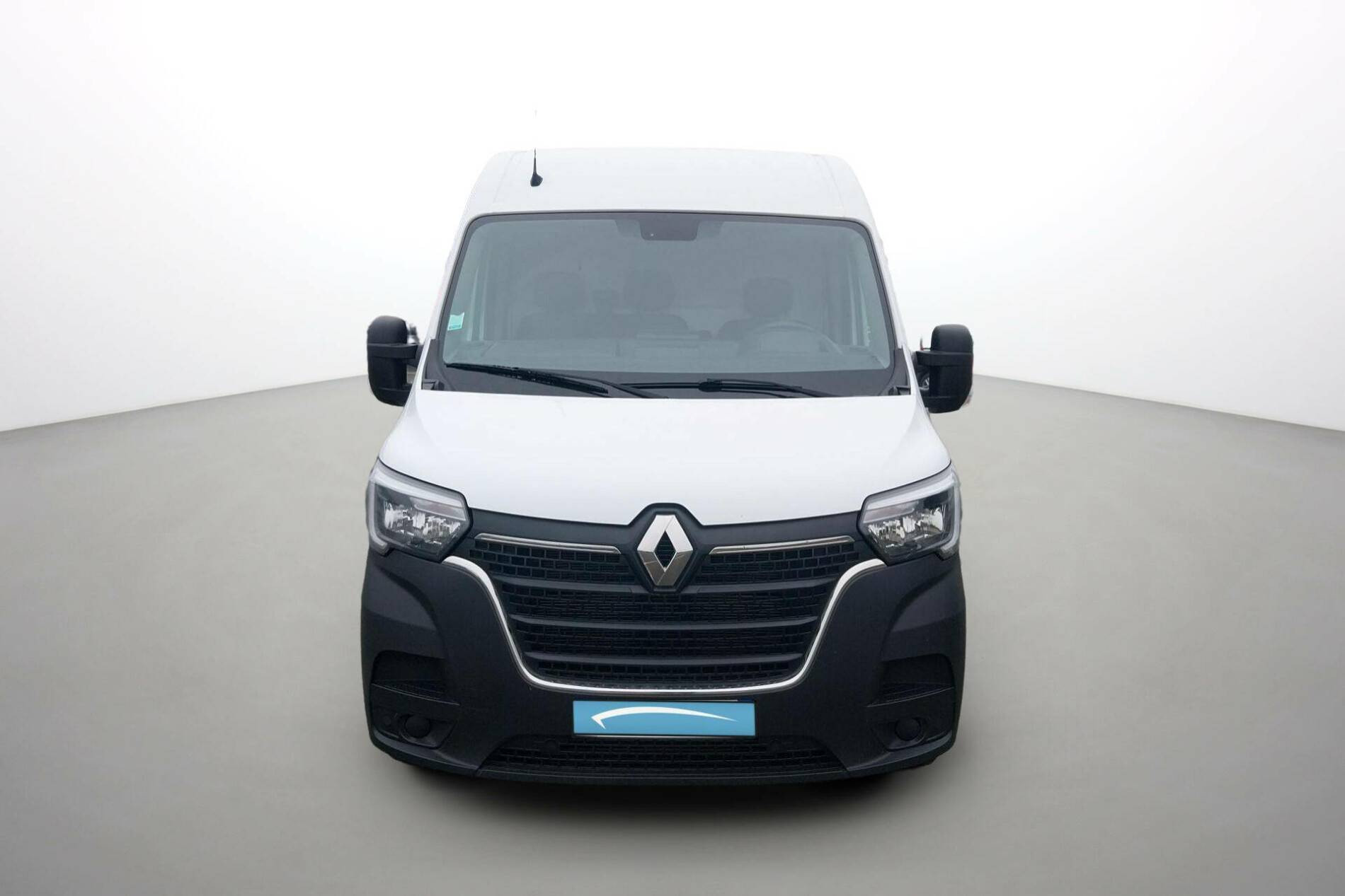 Vente en ligne Renault Master Fourgon MASTER FGN TRAC F3500 L2H2 BLUE DCI 135 au prix de 26 990 €